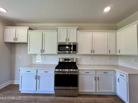 Kitchen - 2375 Scott Meadows Ln, Hernando, MS 38632 photo 2 of 6