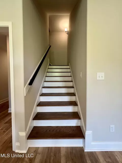 Entry Way - 2375 Scott Meadows Ln, Hernando, MS 38632 photo 1 of 3