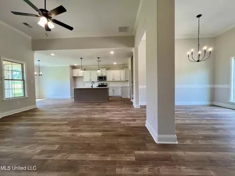 Living - 2375 Scott Meadows Ln, Hernando, MS 38632 photo 2 of 2