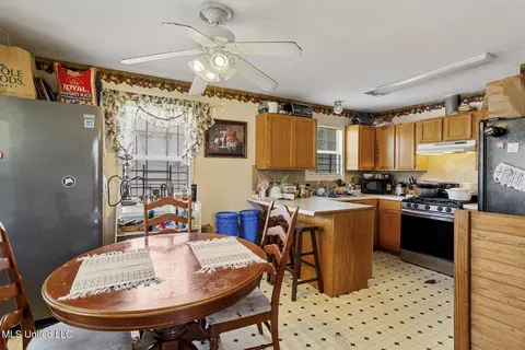 Kitchen - 193 E Bell St, Jackson, MS 39202 photo 1 of 2