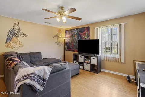 Living - 193 E Bell St, Jackson, MS 39202 photo 1 of 2