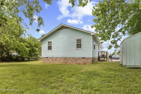 Exterior - 193 E Bell St, Jackson, MS 39202 photo 4 of 4