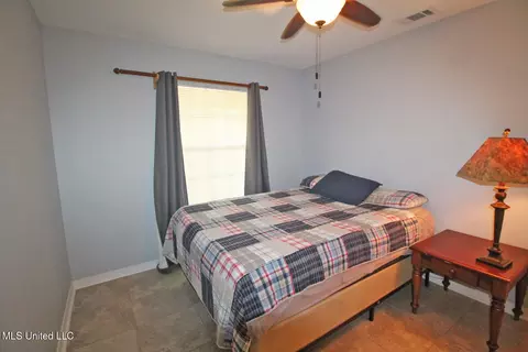 Bedroom - 9812 Edgecliff Dr, Moss Point, MS 39562 photo 7 of 9