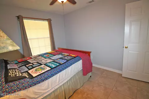 Bedroom - 9812 Edgecliff Dr, Moss Point, MS 39562 photo 5 of 9