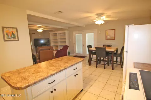 Kitchen - 9812 Edgecliff Dr, Moss Point, MS 39562 photo 2 of 5
