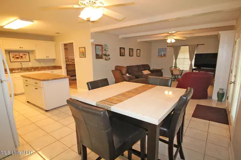 Dining - 9812 Edgecliff Dr, Moss Point, MS 39562 photo 2 of 2