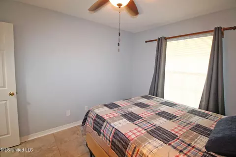 Bedroom - 9812 Edgecliff Dr, Moss Point, MS 39562 photo 9 of 9
