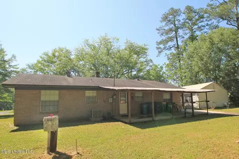 Exterior - 9812 Edgecliff Dr, Moss Point, MS 39562 photo 4 of 6