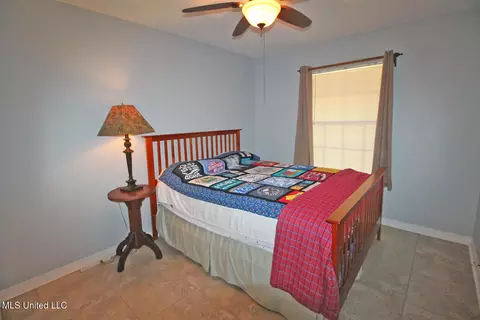 Bedroom - 9812 Edgecliff Dr, Moss Point, MS 39562 photo 4 of 9