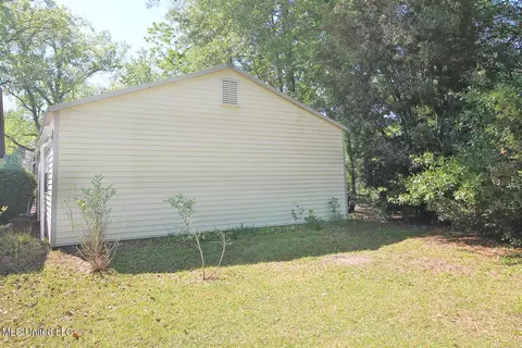 Exterior - 9812 Edgecliff Dr, Moss Point, MS 39562 photo 3 of 6