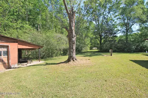 Exterior - 9812 Edgecliff Dr, Moss Point, MS 39562 photo 5 of 6