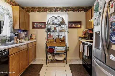 Kitchen - 2003 N Lamar St, Jackson, MS 39202 photo 1 of 1
