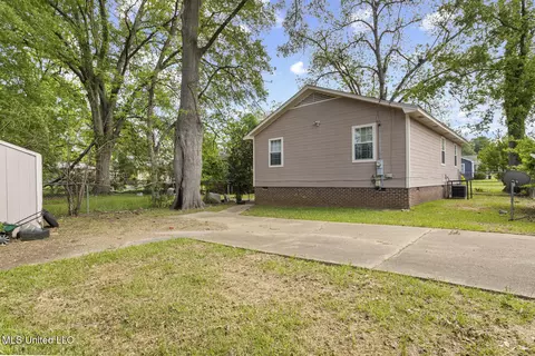 Exterior - 2003 N Lamar St, Jackson, MS 39202 photo 3 of 4