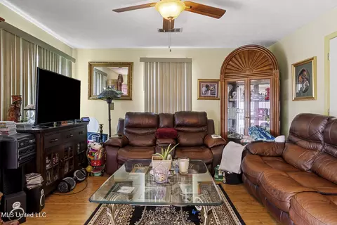 Living - 2003 N Lamar St, Jackson, MS 39202 photo 1 of 2
