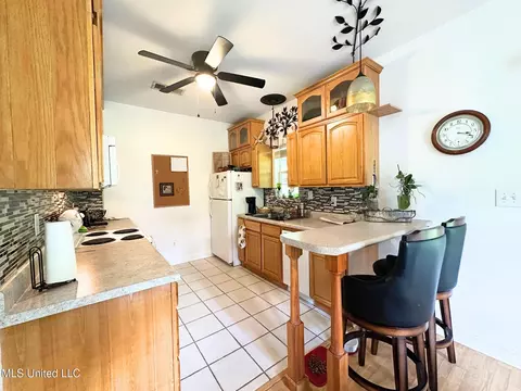Kitchen - 7204 Elder Ferry Rd, Moss Point, MS 39563 photo 1 of 2