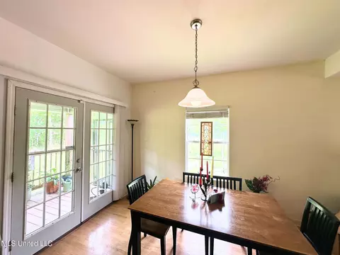 Dining - 7204 Elder Ferry Rd, Moss Point, MS 39563 photo 3 of 3