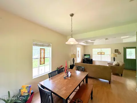 Dining - 7204 Elder Ferry Rd, Moss Point, MS 39563 photo 2 of 3