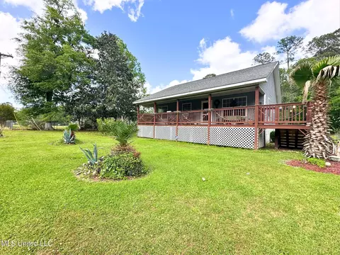 Exterior - 7204 Elder Ferry Rd, Moss Point, MS 39563 photo 2 of 9
