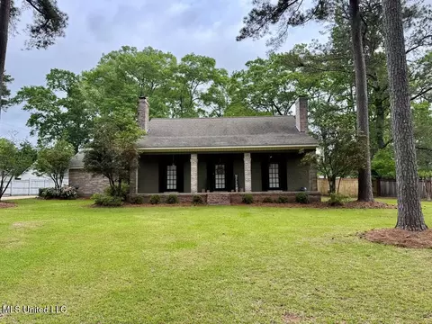 208 Noble Dr, Brookhaven, MS 39601 photo 1