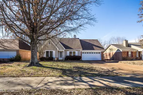 5537 Kentwood Dr, Horn Lake, MS 38637