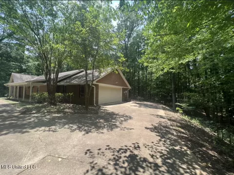 835 Rolling Oaks Dr, Grenada, MS 38901 photo 3