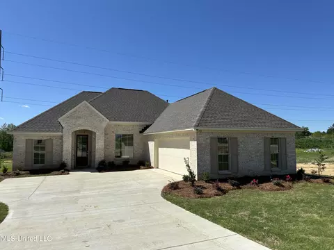 192 Azure Dr, Canton, MS 39046 photo 1