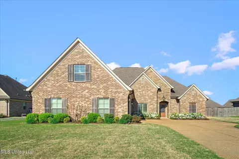 1085 Hawks Crossing Dr, Olive Branch, MS 38654