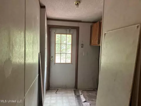 Entry Way - 353 M And B Rd, Florence, MS 39073 photo 3 of 3