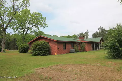 Exterior - 211 Gordon Rd, Lucedale, MS 39452 photo 2 of 8