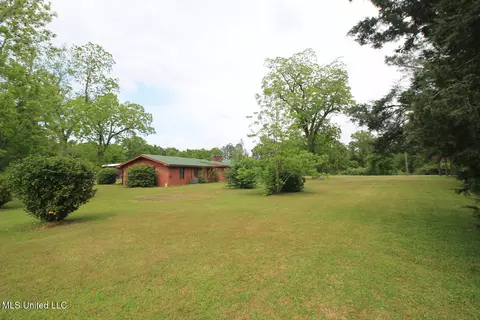 Exterior - 211 Gordon Rd, Lucedale, MS 39452 photo 4 of 8