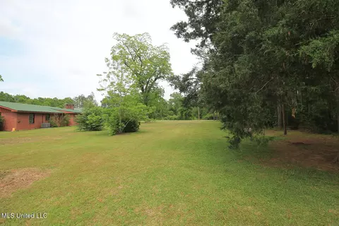 Exterior - 211 Gordon Rd, Lucedale, MS 39452 photo 3 of 8