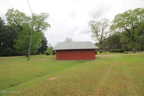 Exterior - 211 Gordon Rd, Lucedale, MS 39452 photo 7 of 8