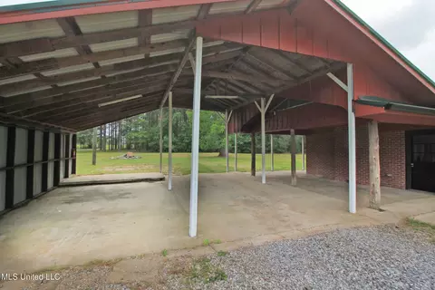 Exterior - 211 Gordon Rd, Lucedale, MS 39452 photo 6 of 8