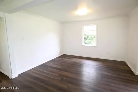 Living - 211 Gordon Rd, Lucedale, MS 39452 photo 5 of 9