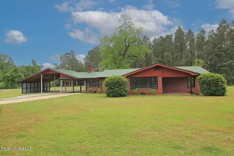 211 Gordon Rd, Lucedale, MS 39452