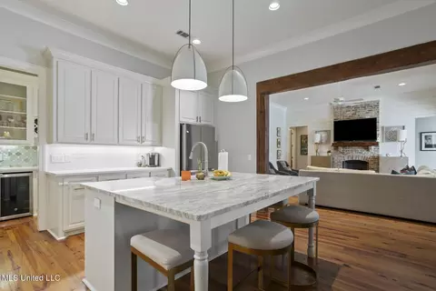 Kitchen - 133 Saddlebrook Cv, Madison, MS 39110 photo 7 of 8