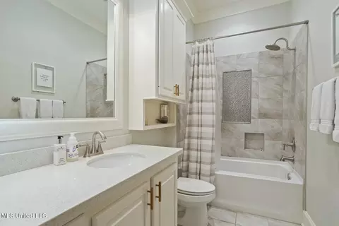 Bath - 133 Saddlebrook Cv, Madison, MS 39110 photo 2 of 8