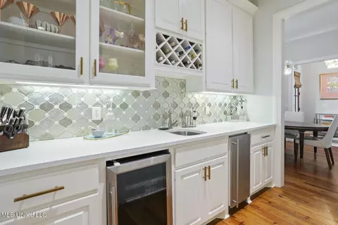 Kitchen - 133 Saddlebrook Cv, Madison, MS 39110 photo 2 of 8