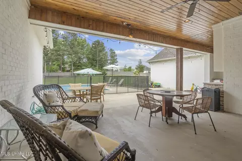 Exterior - 133 Saddlebrook Cv, Madison, MS 39110 photo 2 of 12