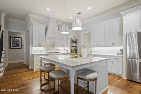 Kitchen - 133 Saddlebrook Cv, Madison, MS 39110 photo 3 of 8