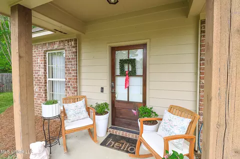 421 Oak Bnd, Brandon, MS 39047 photo 3
