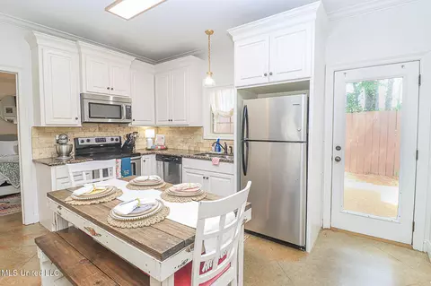 421 Oak Bnd, Brandon, MS 39047 photo 8