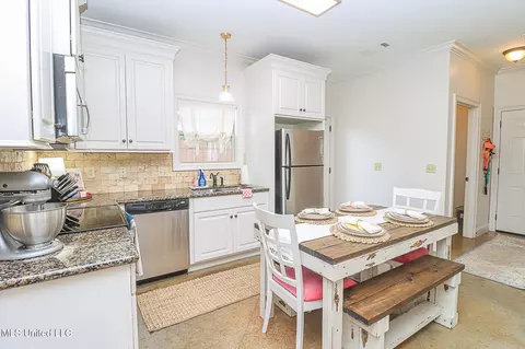 421 Oak Bnd, Brandon, MS 39047 photo 7