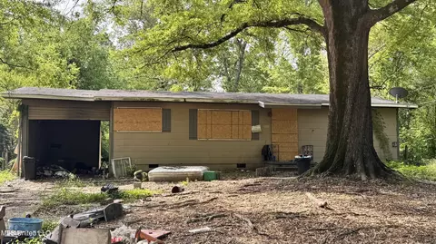 3162 Woodside Dr, Jackson, MS 39212 photo 1