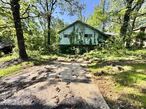 231 Catalina Cir, Jackson, MS 39204