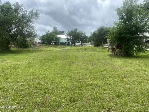 409 Gulf View Ave, Long Beach, MS 39560