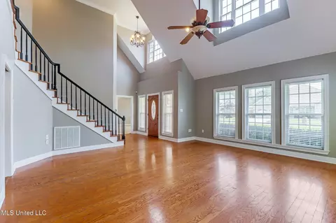 Living - 2 Pecan Ln, Long Beach, MS 39560 photo 3 of 6