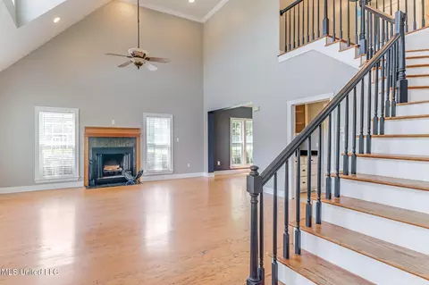 Living - 2 Pecan Ln, Long Beach, MS 39560 photo 6 of 6