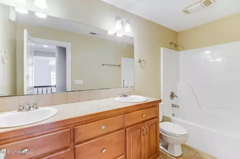 Bath - 2 Pecan Ln, Long Beach, MS 39560 photo 4 of 5