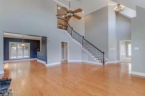 Living - 2 Pecan Ln, Long Beach, MS 39560 photo 4 of 6
